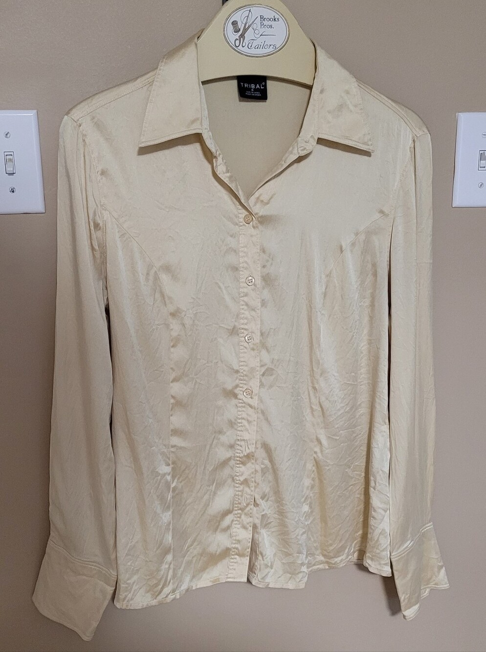 Tribal Cream Button-Front Long-Sleeve Shirt. Silk
